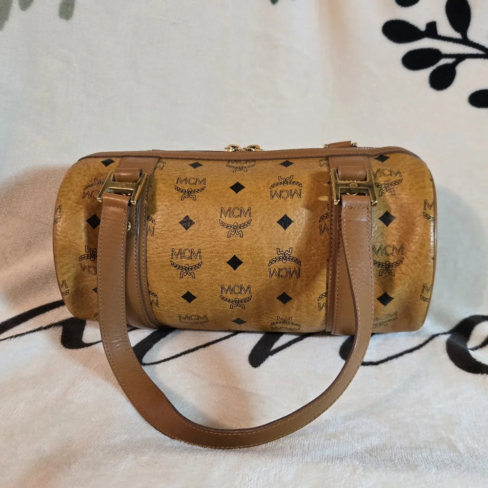 💯 Authentic MCM Visetos Leather Barrel Bag Cognac - Picture 4 of 15